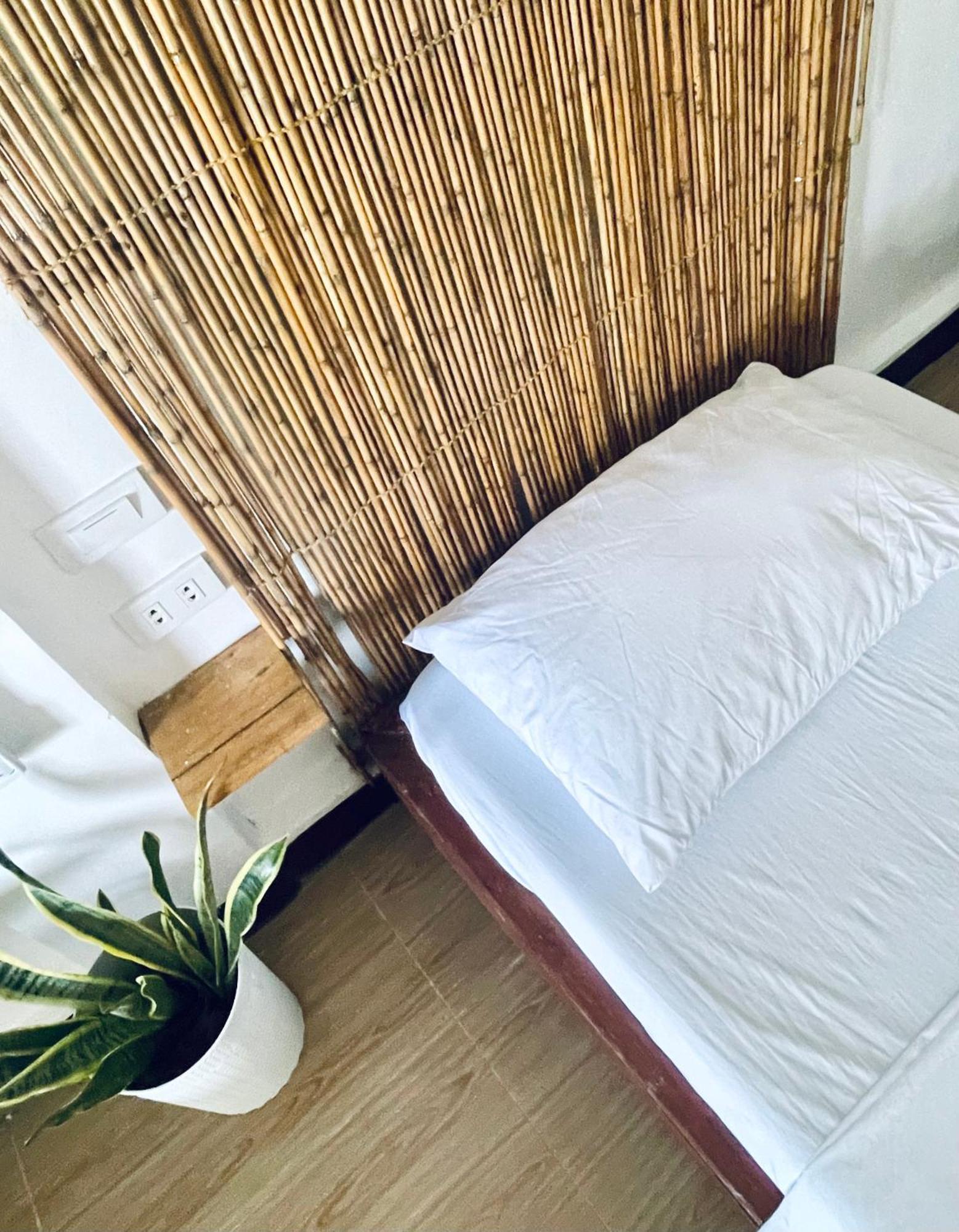 Siargao Sunflower Suites 제너럴 루나 외부 사진